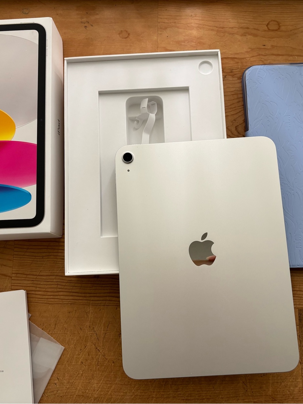 Apple iPad (A16) 11-inch Wi-Fi
128GB 2025,11th generation
Silver NO Cord+Block